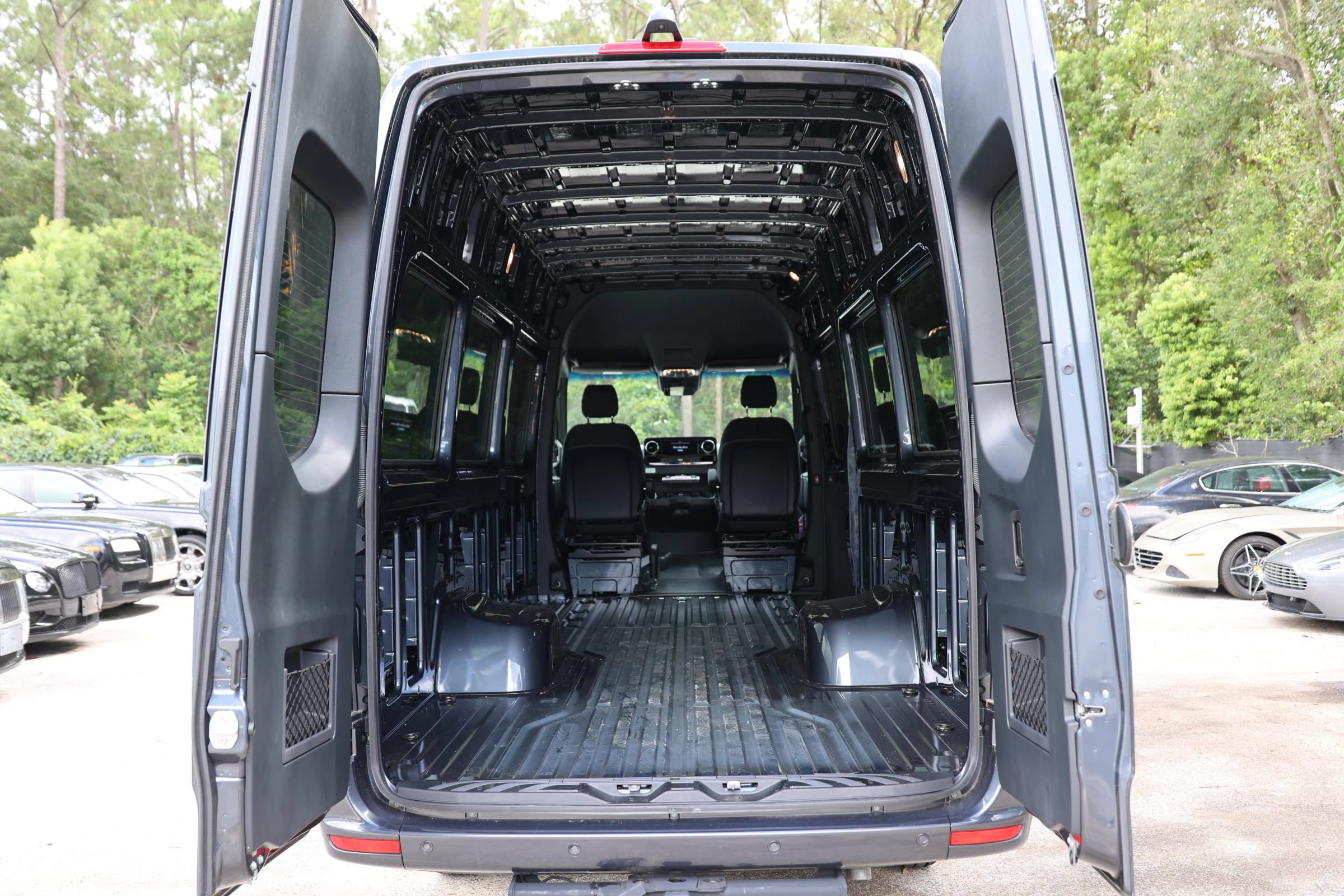 Used 2024 Mercedes-Benz Sprinter 3500 w/ Parking Package image 33