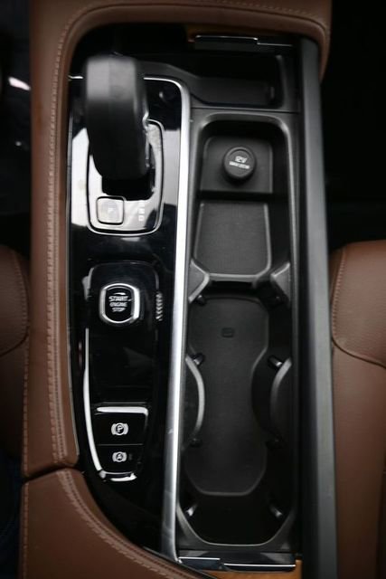 Used 2023 Volvo XC90 B5 Plus w/ Protection Package Premier image 11