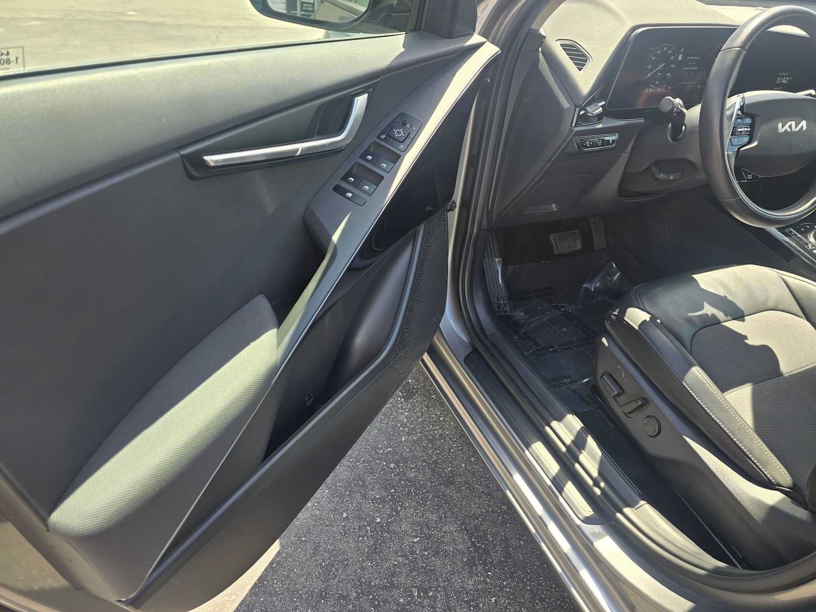 Used 2023 Kia Niro Wind FWD image 21