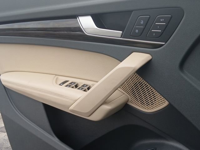 Used 2018 Audi Q5 Prestige w/ Prestige Package AWD/4WD image 19