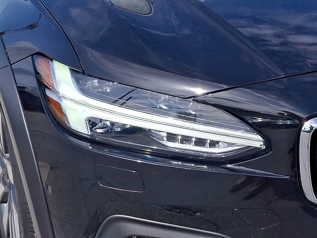 Certified 2024 Volvo V90 B6 Cross Country Plus w/ Protection Package Premier AWD/4WD image 34