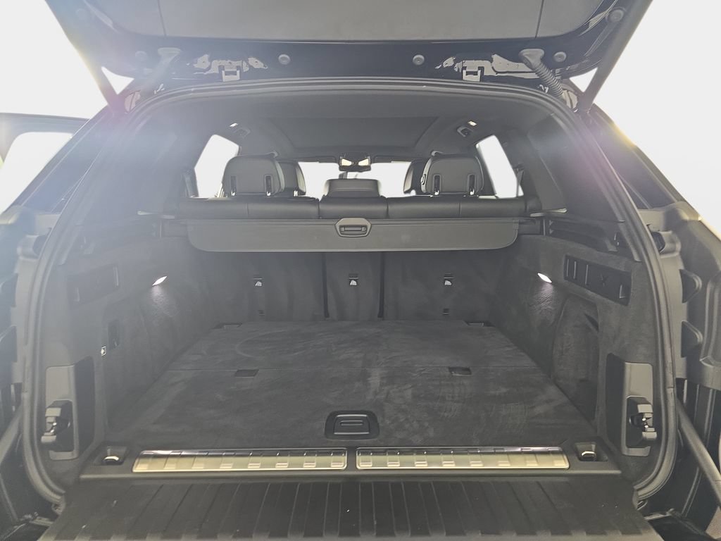 Certified 2024 BMW X5 xDrive50e w/ Premium Package AWD/4WD image 11