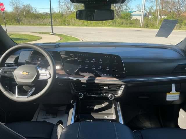 New 2026 Chevrolet Suburban Premier w/ Sun And Tow Package AWD/4WD image 21