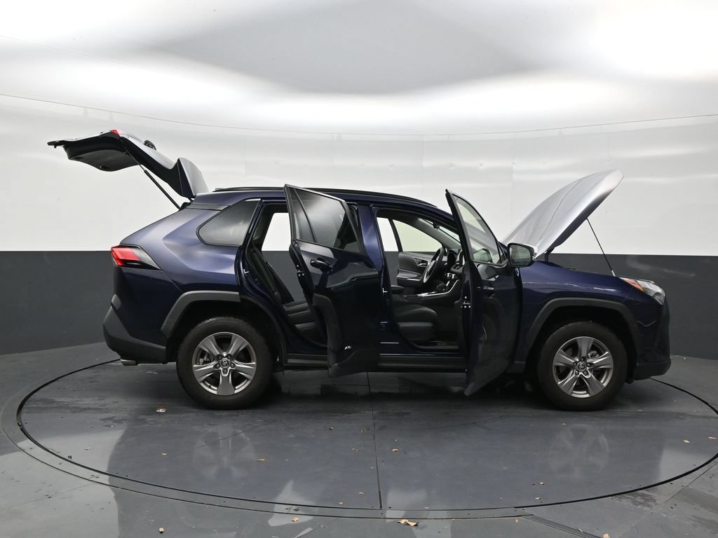 Used 2025 Toyota RAV4 XLE AWD/4WD image 29