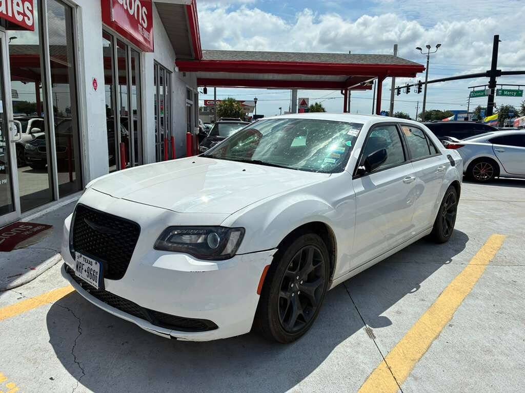 Used 2022 Chrysler 300 Touring w/ Sport Appearance Package RWD image 13