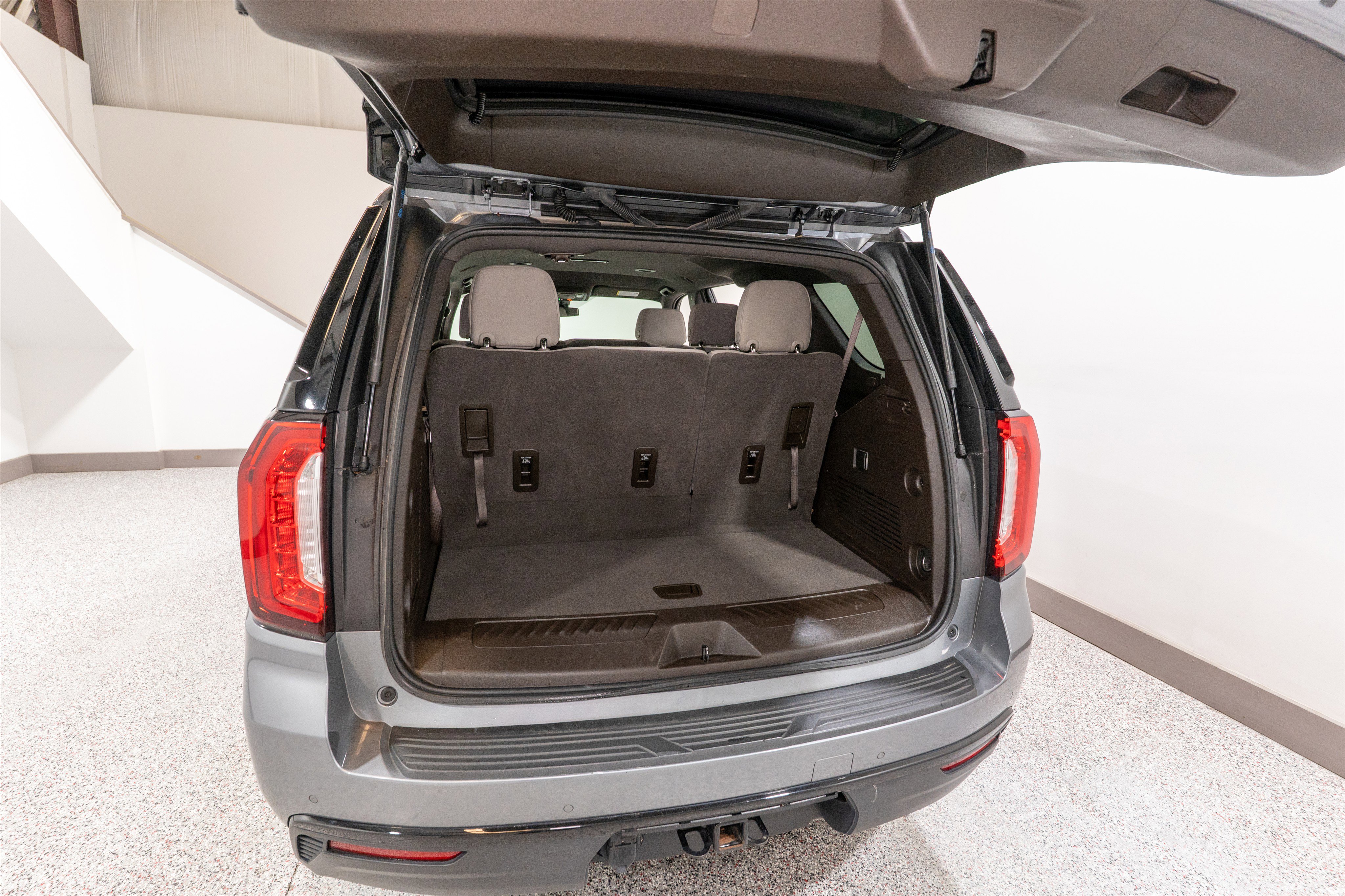 Used 2022 GMC Yukon SLE RWD image 30