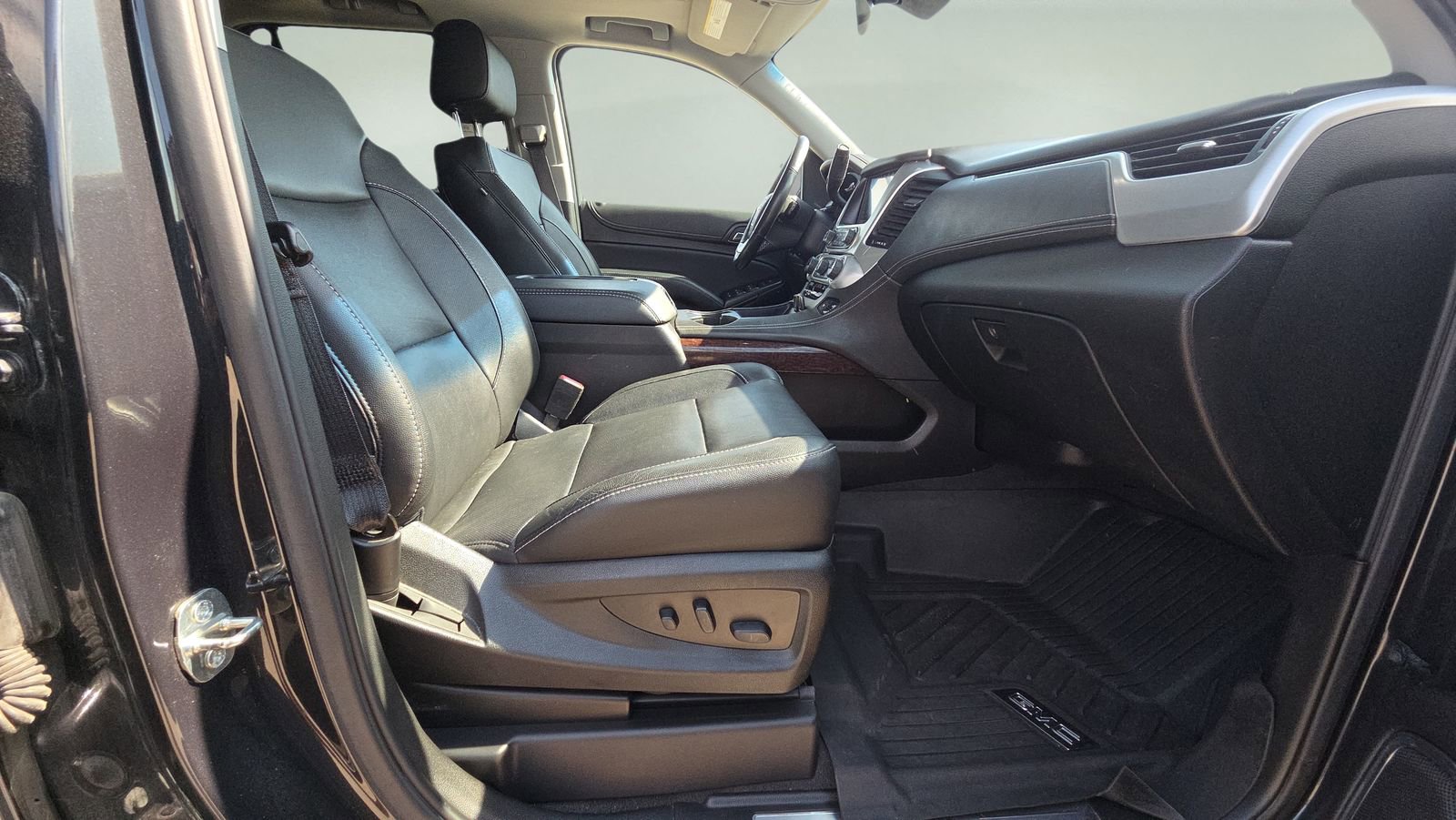 Used 2020 GMC Yukon SLT w/ Open Road Package image 13