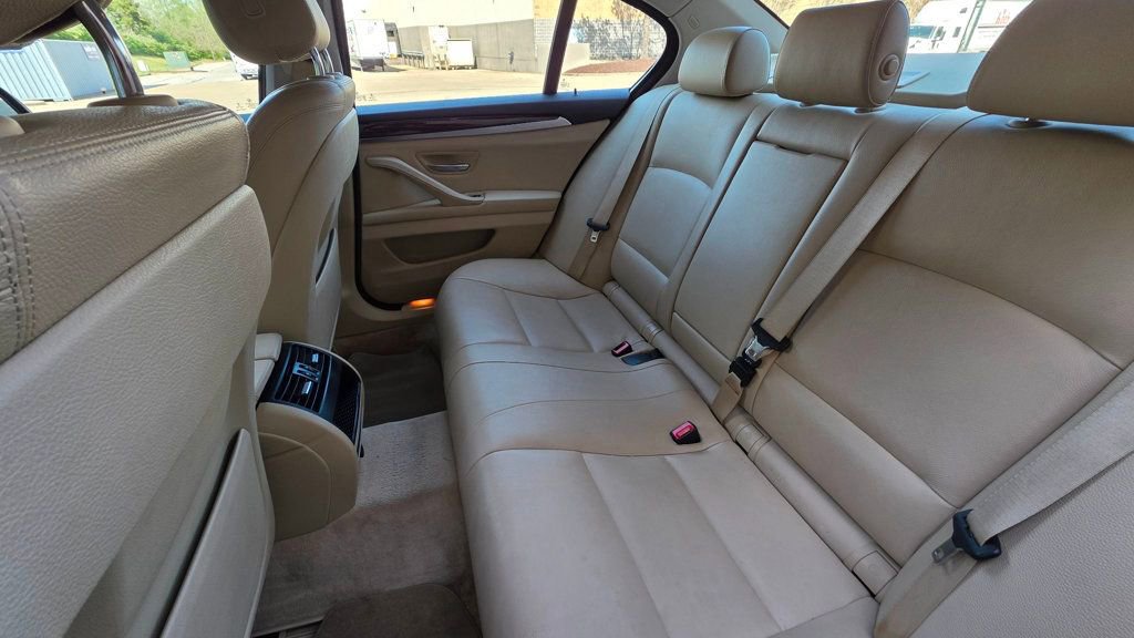 Used 2015 BMW 528i Sedan image 28
