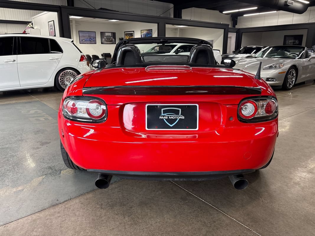 Used 2006 MAZDA MX-5 Miata Grand Touring RWD image 13