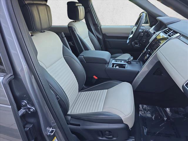 Certified 2024 Land Rover Discovery Dynamic SE image 10