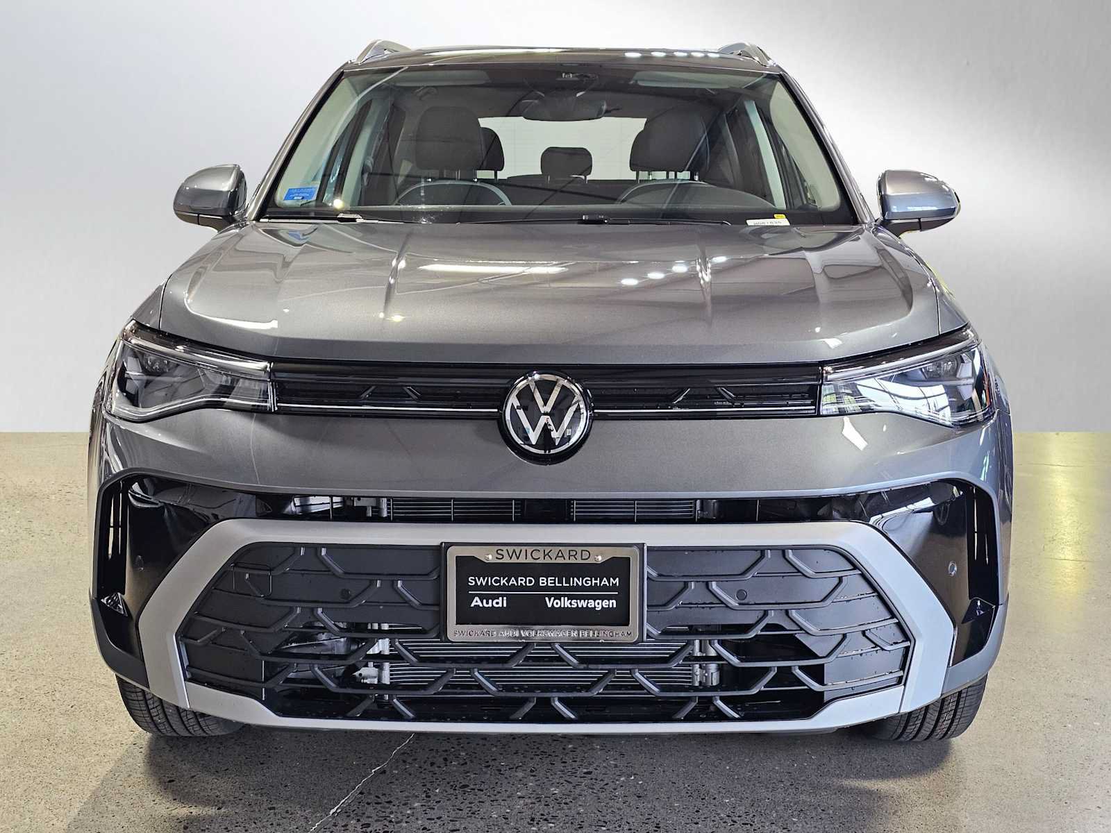 New 2026 Volkswagen Taos SE AWD/4WD image 2
