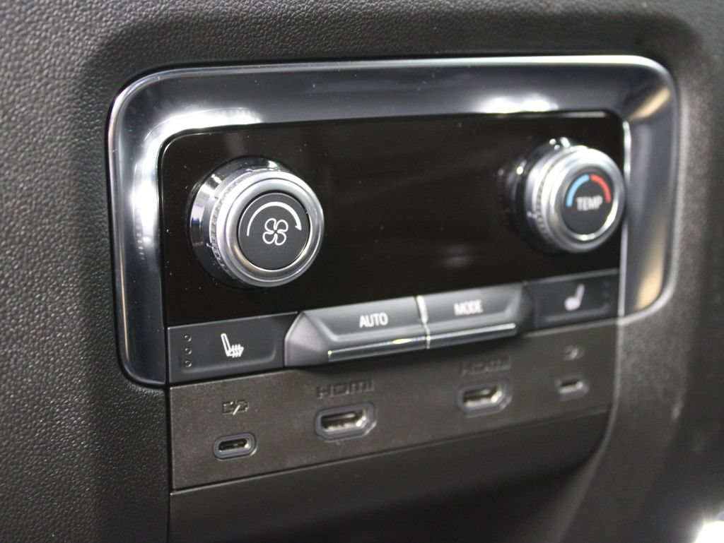 Used 2025 GMC Yukon Denali w/ Denali Reserve Package AWD/4WD image 15