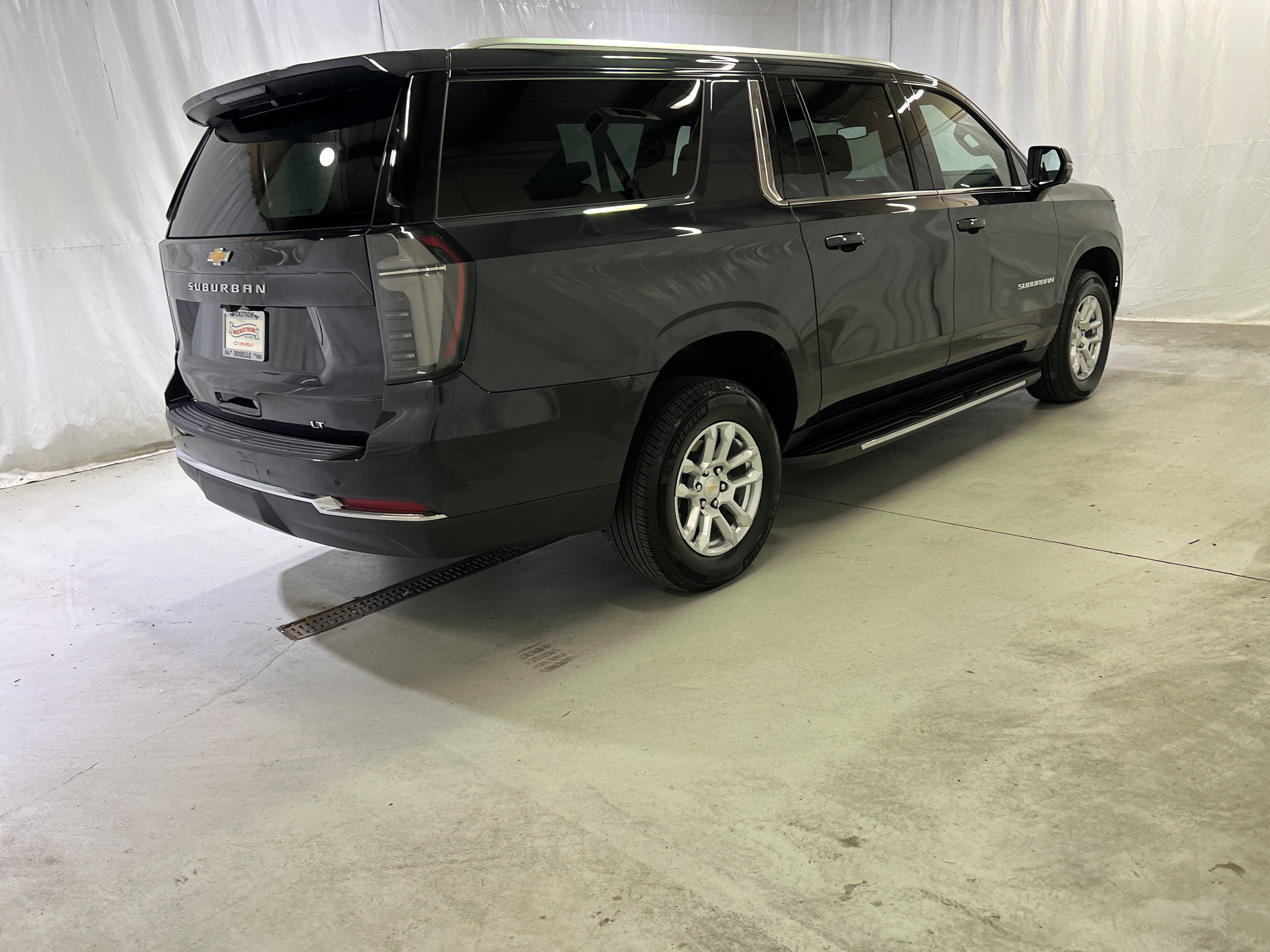 Certified 2026 Chevrolet Suburban LT w/ Comfort Package AWD/4WD image 11