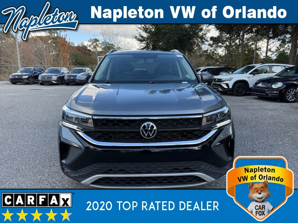 Used 2022 Volkswagen Taos SE image 2