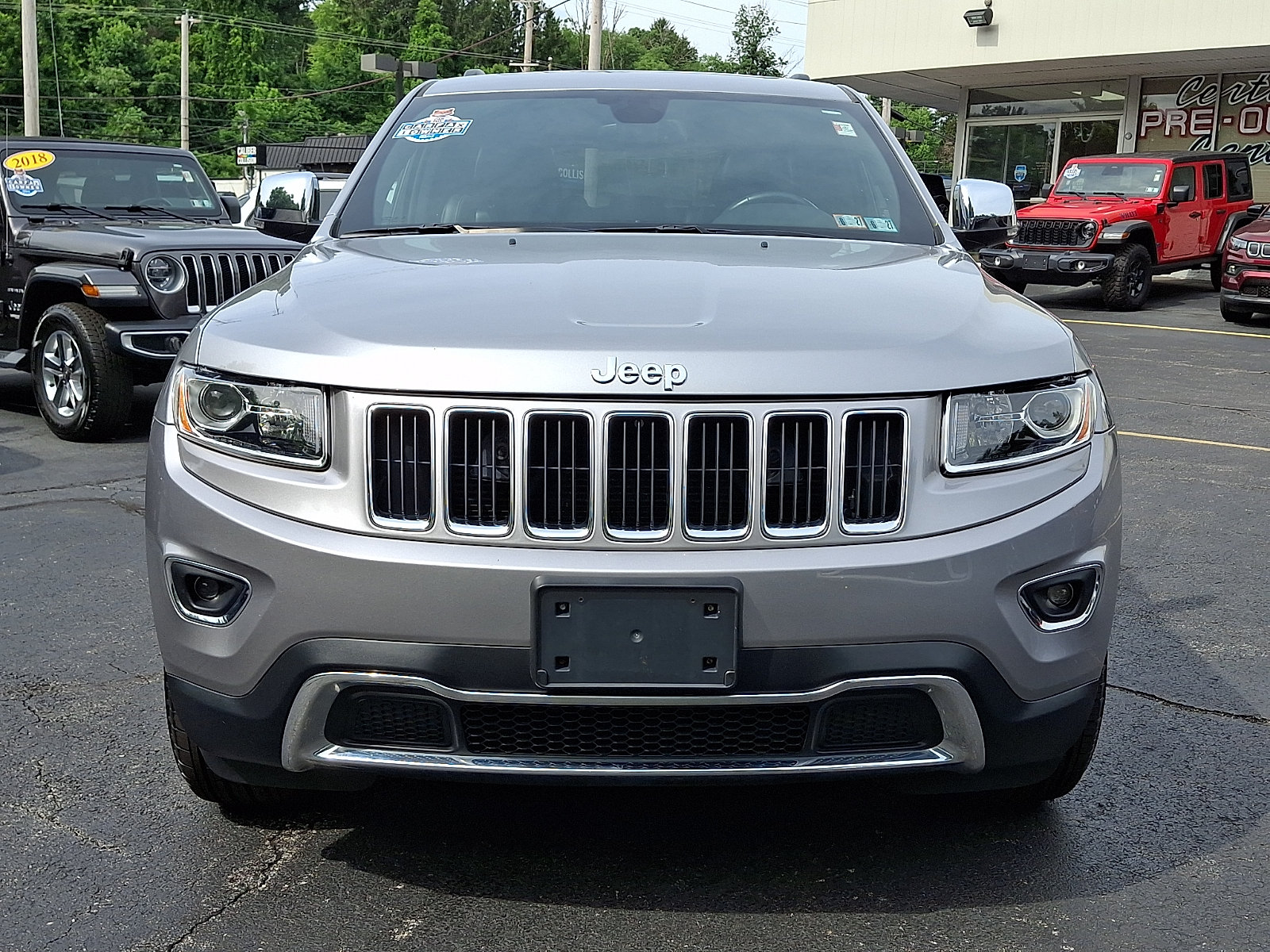Certified 2016 Jeep Grand Cherokee Limited AWD/4WD image 2