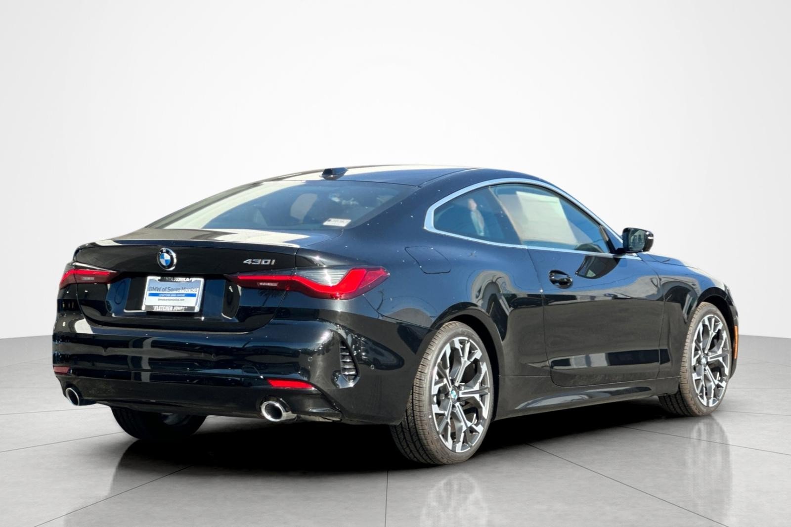 New 2026 BMW 430i Coupe w/ Parking Assistance Package RWD image 5