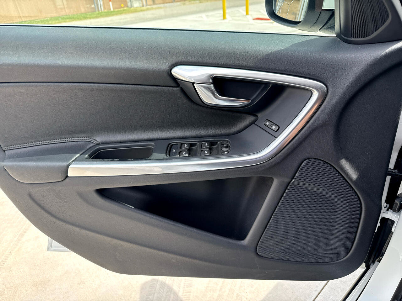 Used 2016 Volvo V60 T5 Premier image 25