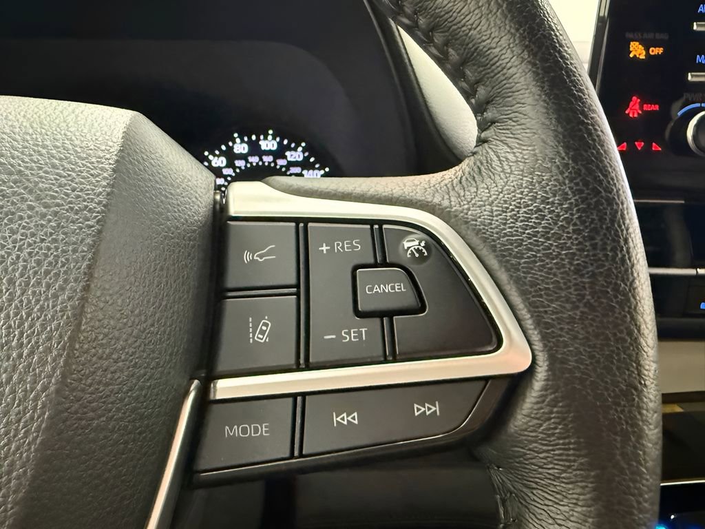 Used 2022 Toyota Sienna XLE w/ XLE Plus Package AWD/4WD image 18