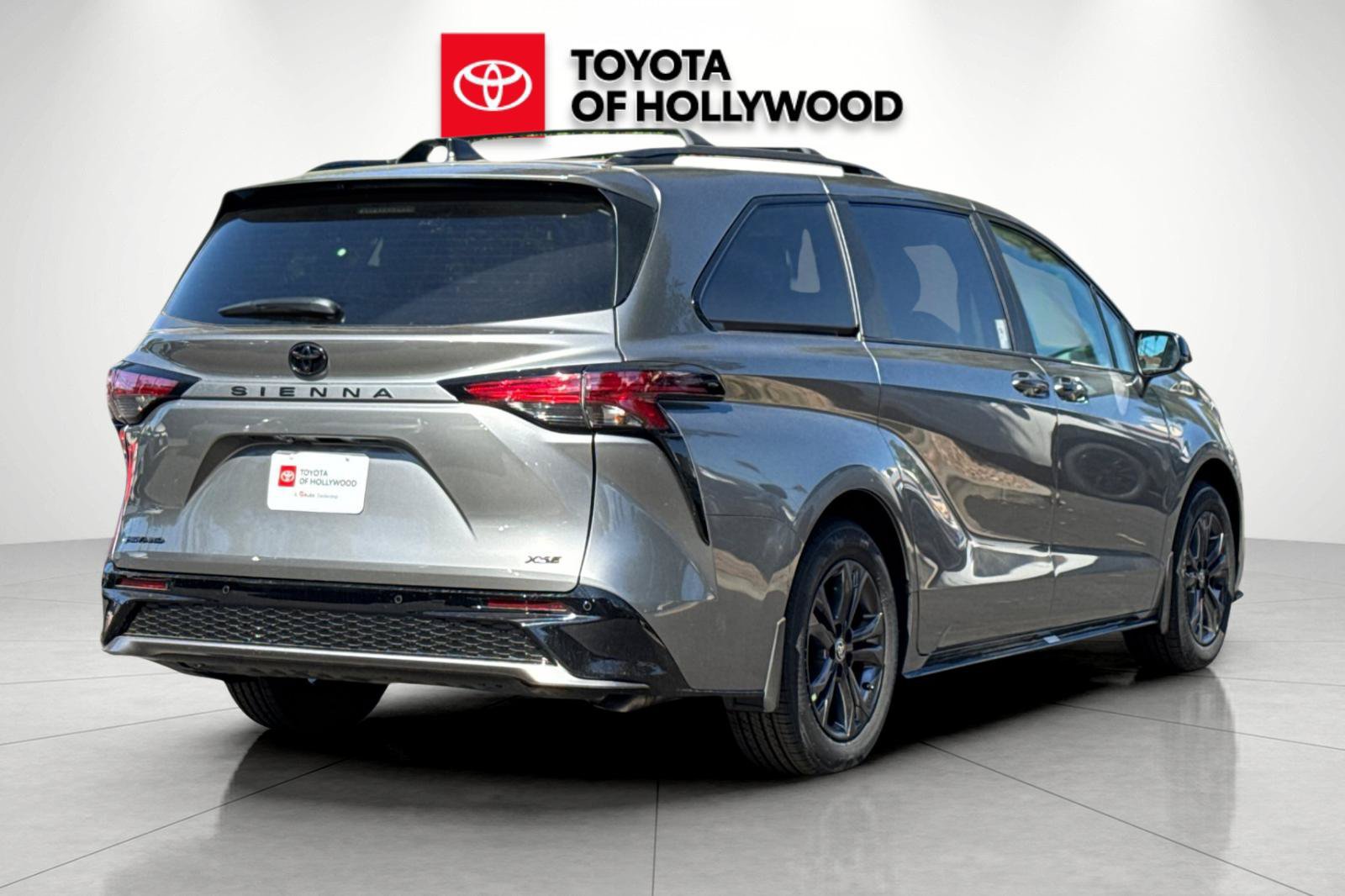 New 2026 Toyota Sienna XSE AWD/4WD image 4