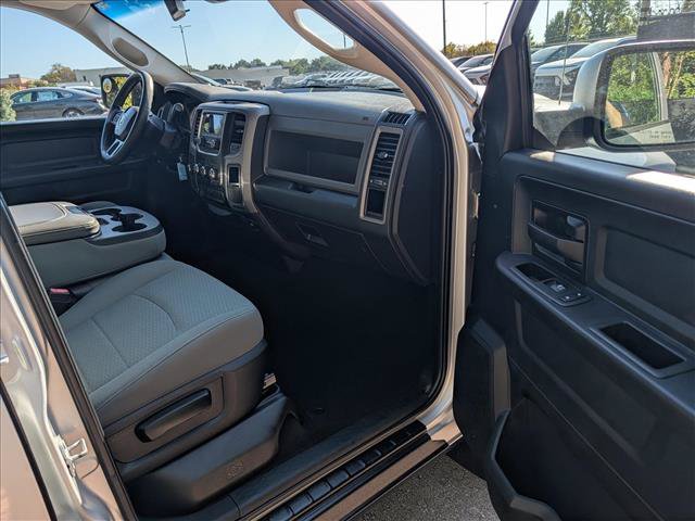 Used 2017 RAM 1500 ST w/ SXT Appearance Group AWD/4WD image 13