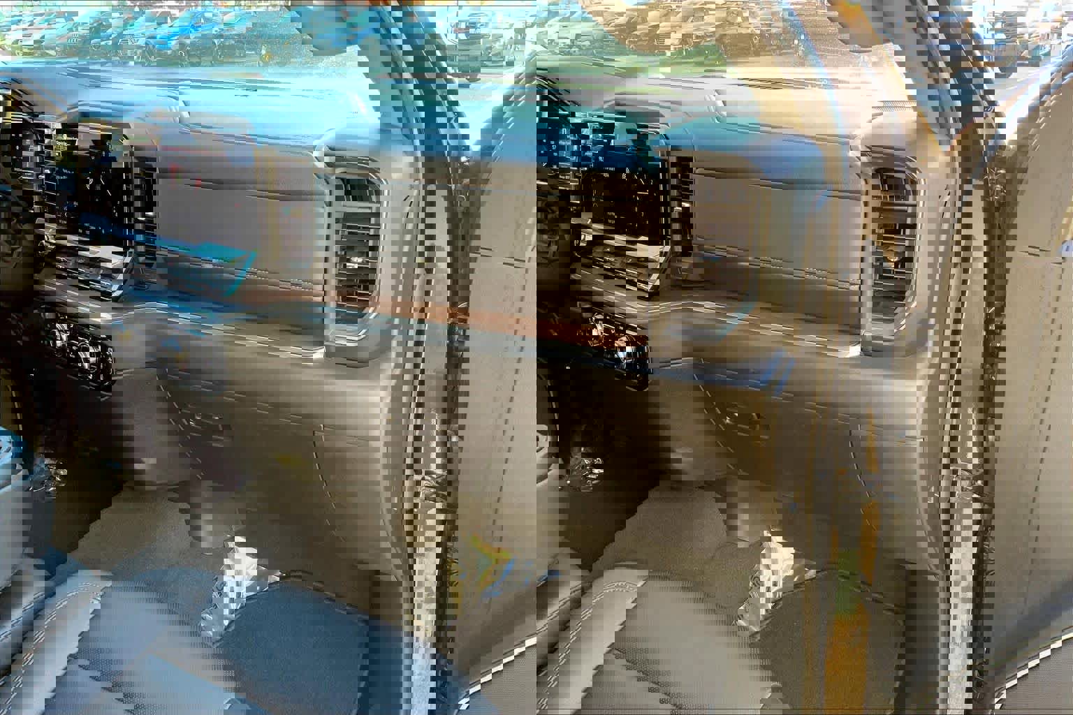 Used 2025 GMC Sierra 1500 SLT image 17