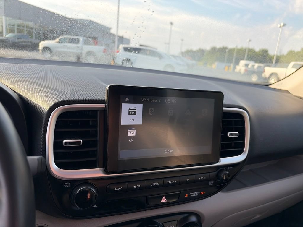 Used 2025 Hyundai Venue SEL FWD image 34