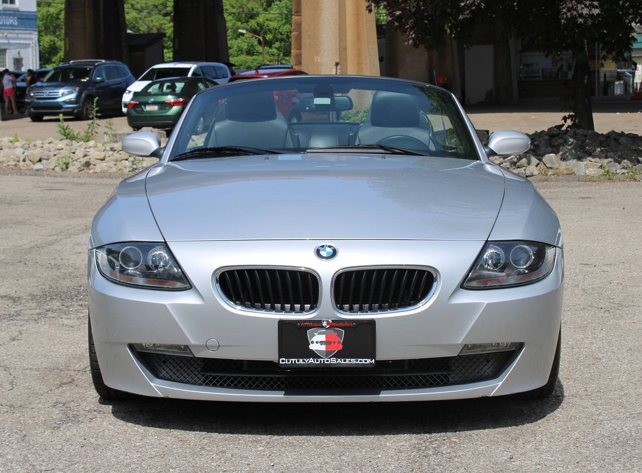 Used 2006 BMW Z4 3.0i RWD image 2