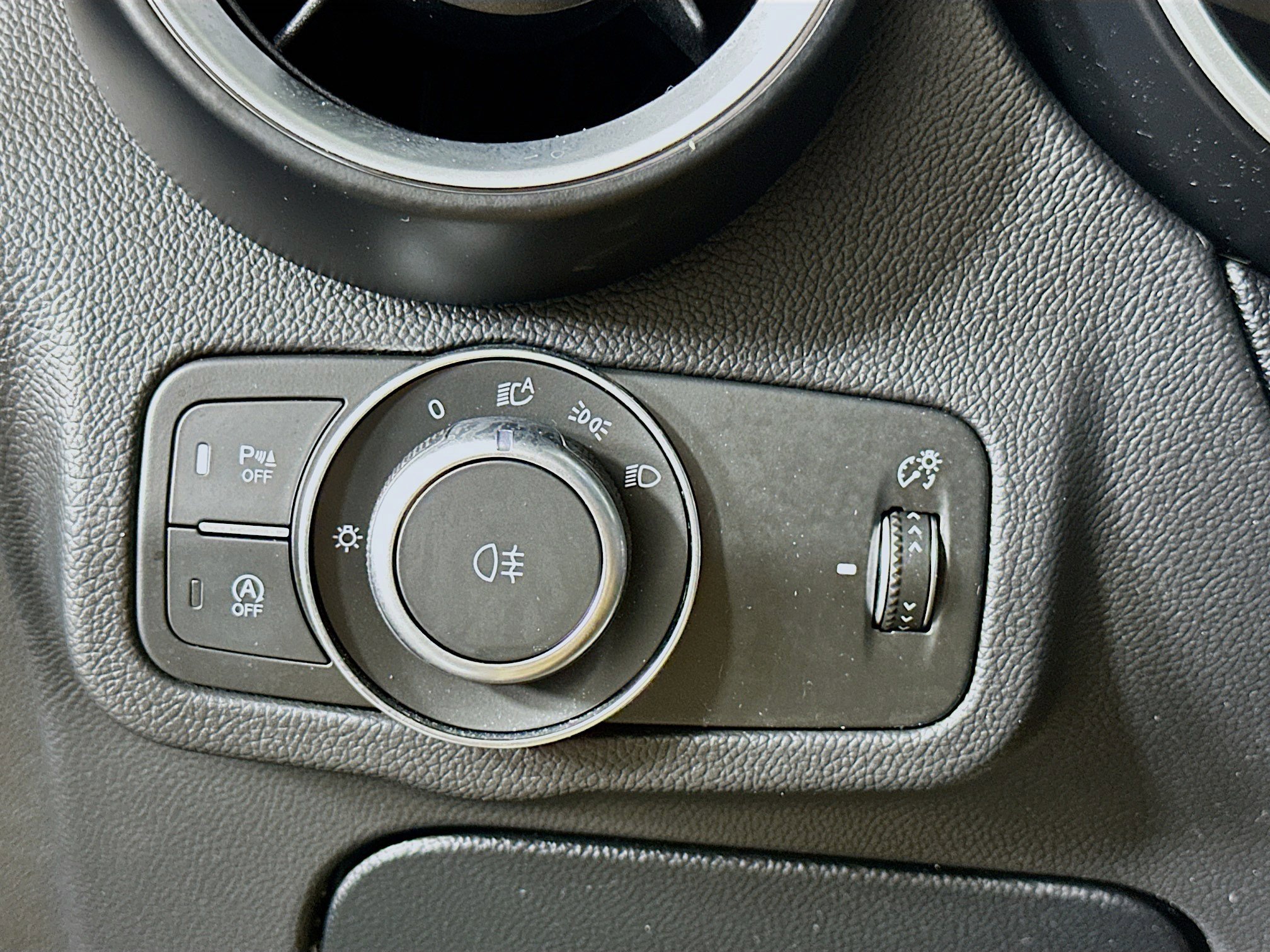 Used 2023 Alfa Romeo Stelvio Sprint RWD image 17