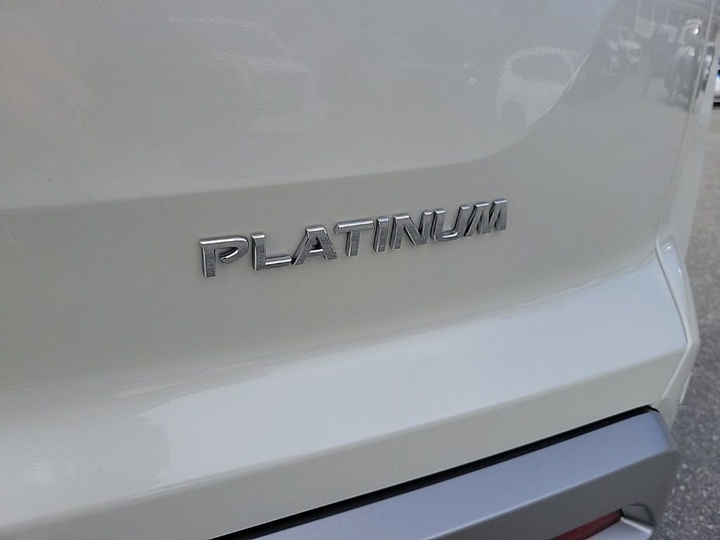 Used 2024 Nissan Pathfinder Platinum image 33