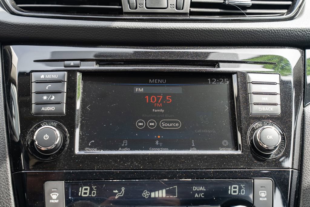 Used 2020 Nissan Rogue Sport SV image 16
