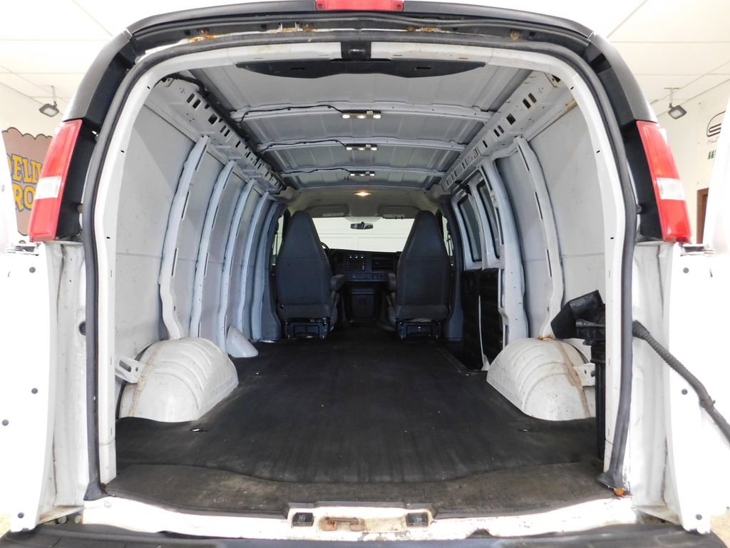 Used 2017 GMC Savana 2500 RWD image 60