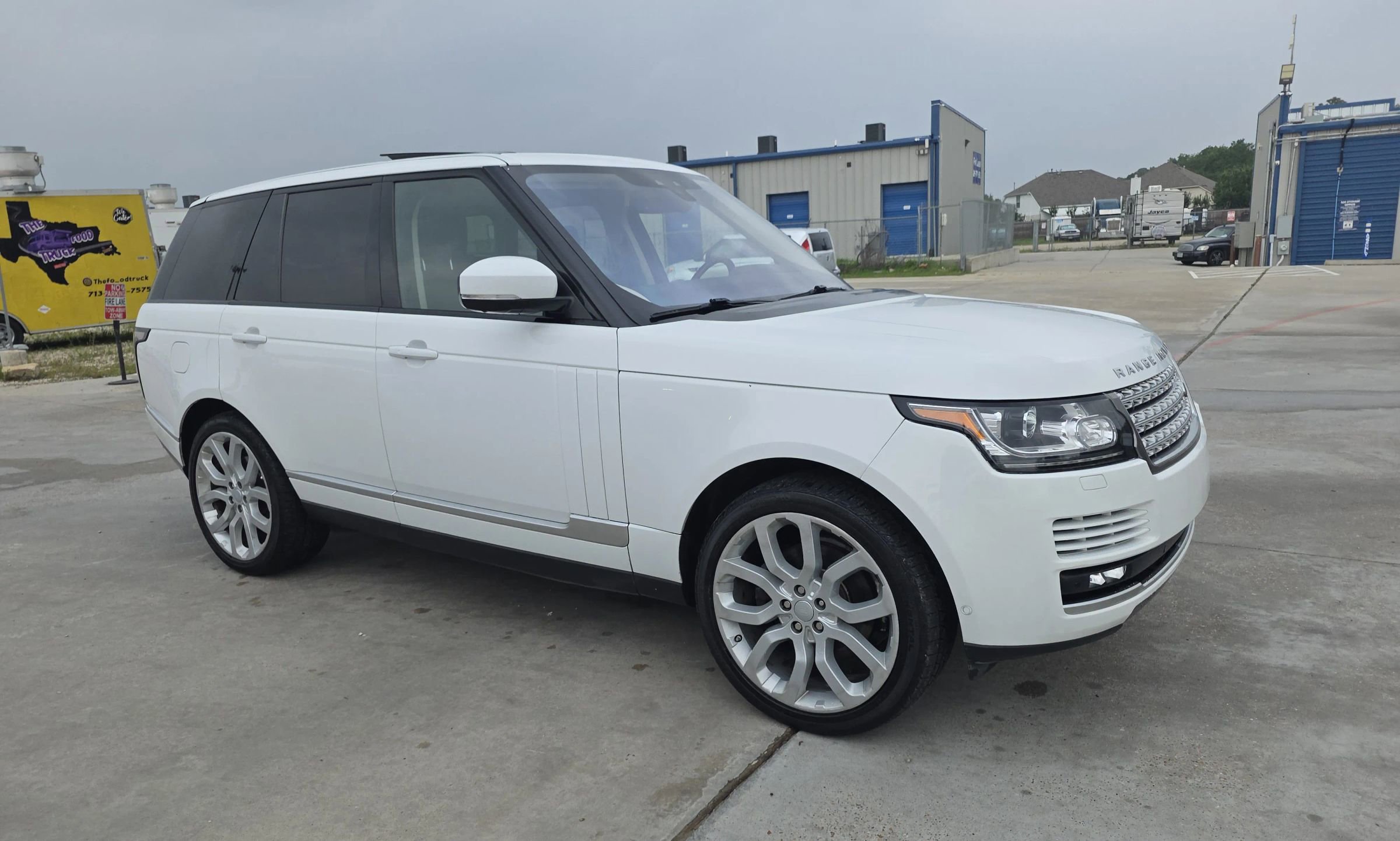 Used 2017 Land Rover Range Rover HSE AWD/4WD image 8