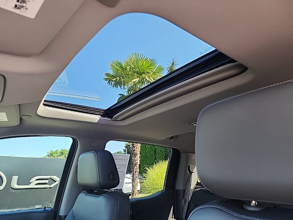 Used 2019 Chevrolet Silverado 1500 RST w/ All-Star Edition AWD/4WD image 13