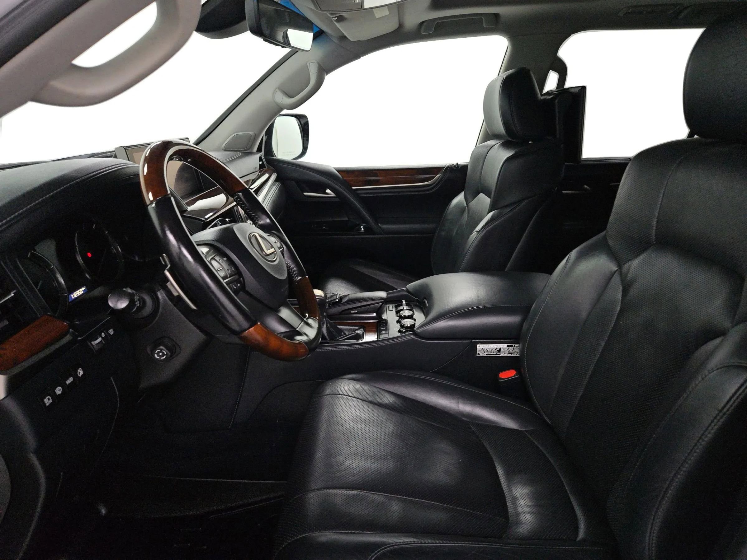 Used 2018 Lexus LX 570 4WD image 9