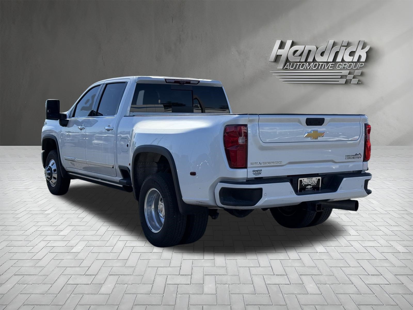 Used 2025 Chevrolet Silverado 3500 High Country w/ High Country Premium Package AWD/4WD image 9