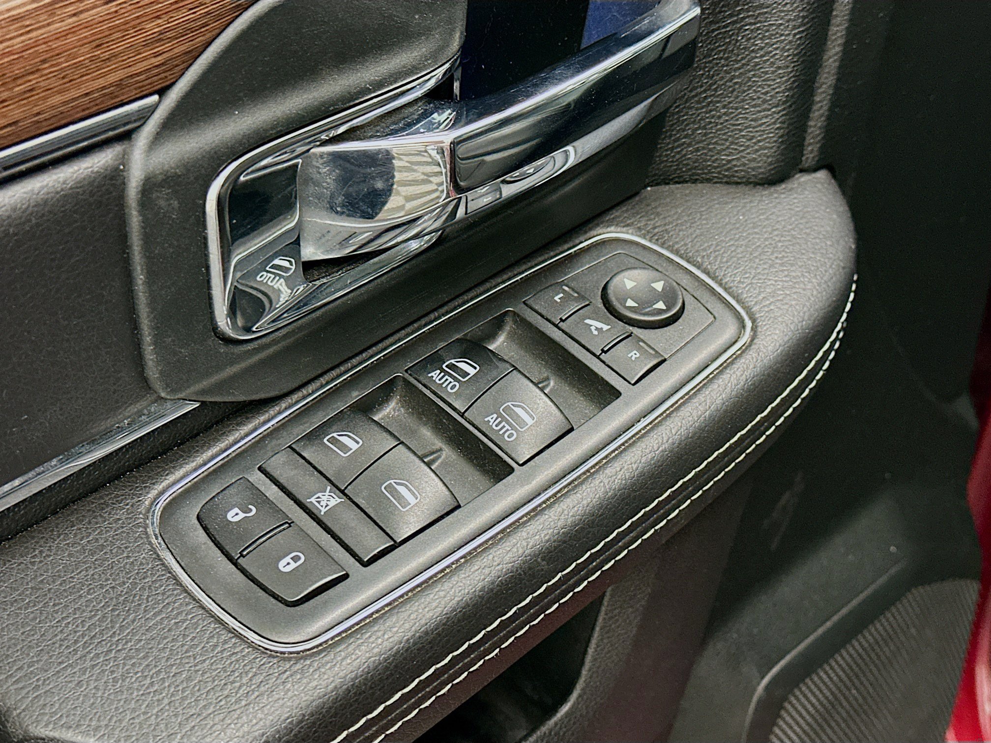 Used 2018 RAM 1500 Laramie w/ Protection Group AWD/4WD image 15