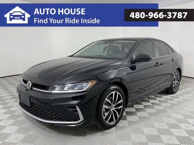 Used 2025 Volkswagen Jetta SE image 1