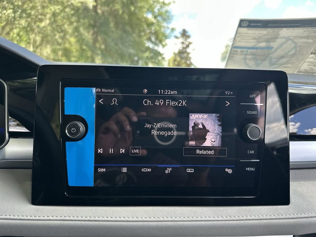 New 2025 Volkswagen Taos SE image 16