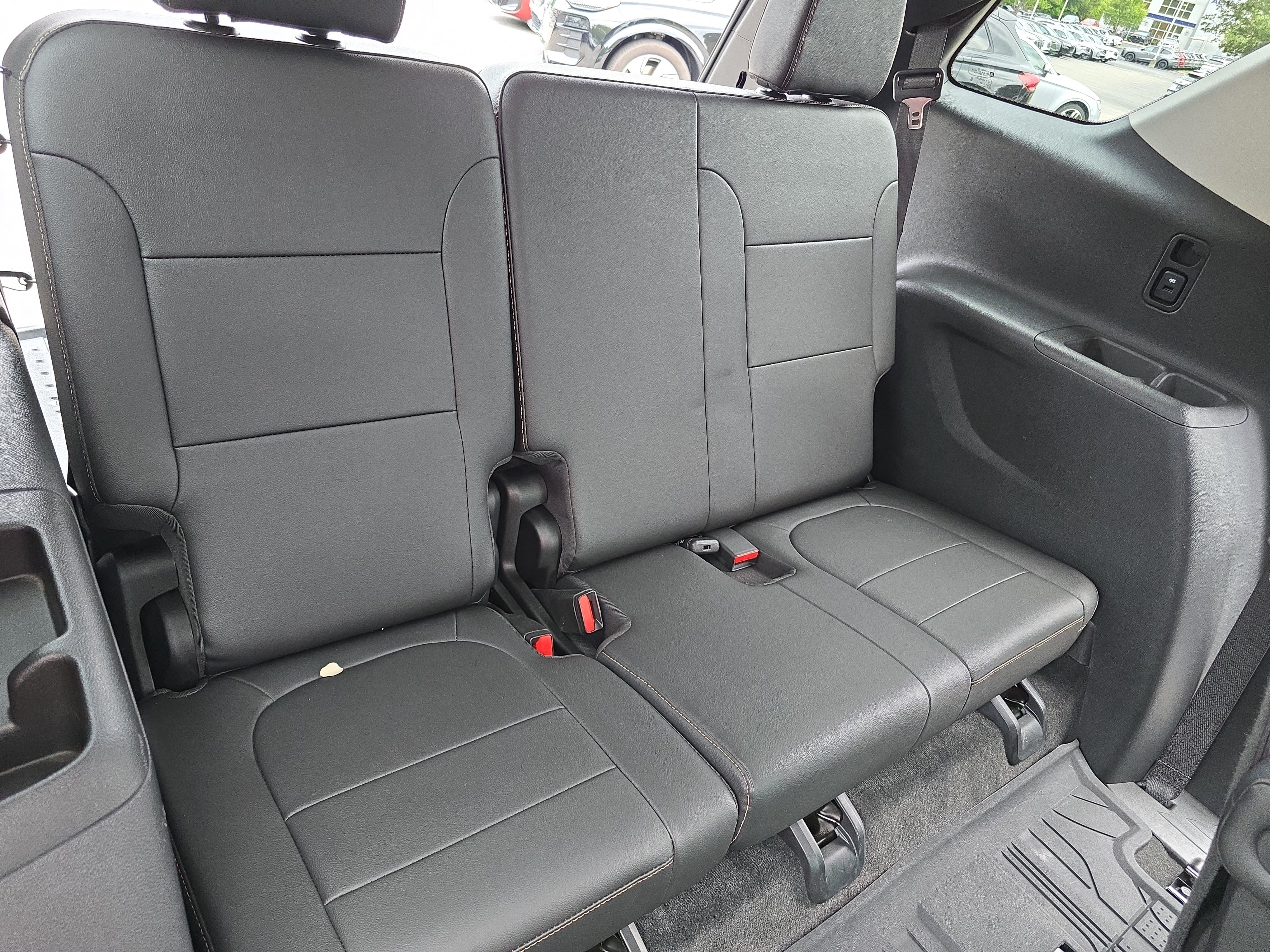 Used 2020 Chevrolet Traverse Premier w/ Redline Edition AWD/4WD image 12