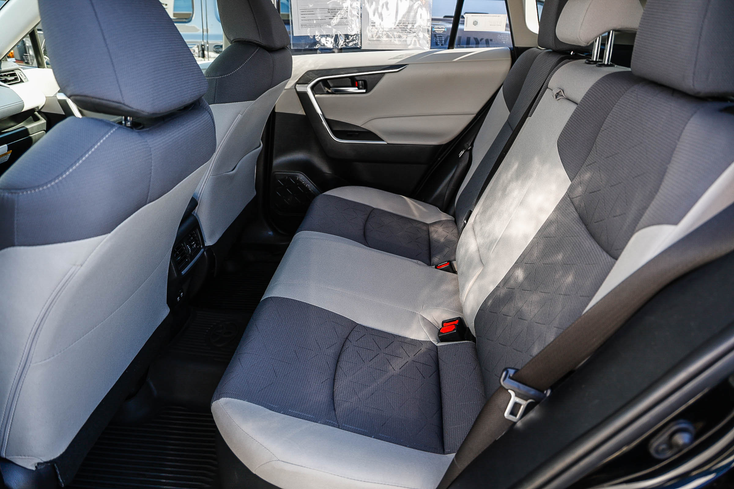 Used 2020 Toyota RAV4 XLE w/ Convenience Package AWD/4WD image 14