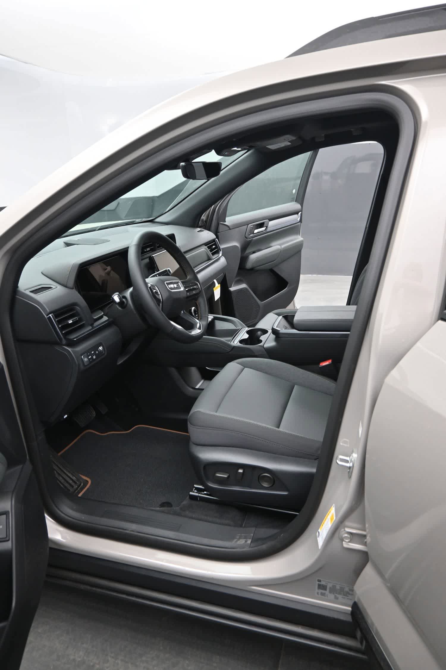 New 2026 GMC Terrain AT4 w/ Technology Package II AWD/4WD image 16