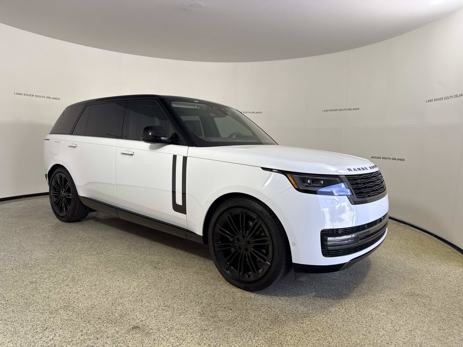 New 2026 Land Rover Range Rover Long Wheelbase SE AWD/4WD image 7