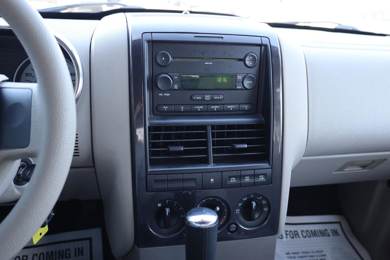 Used 2007 Ford Explorer Sport Trac XLT image 8