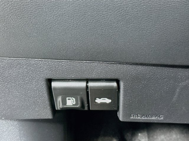 Used 2024 Nissan Versa SV FWD image 20