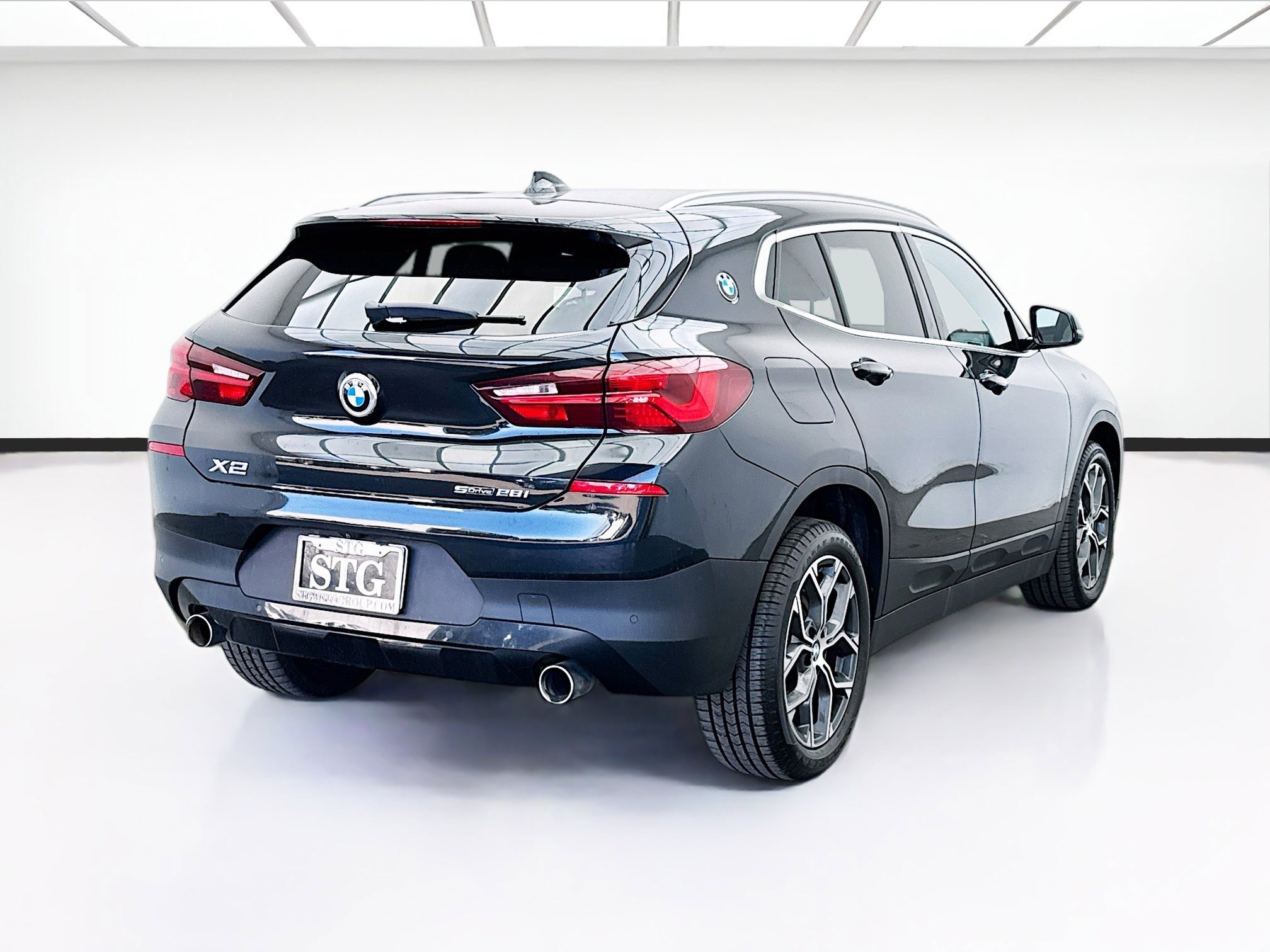 Used 2023 BMW X2 sDrive28i w/ Convenience Package image 4