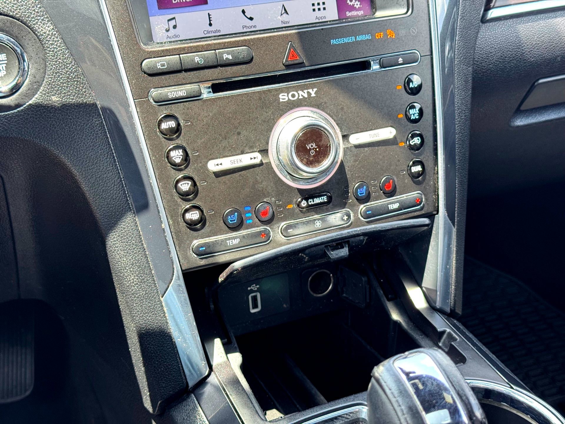 Used 2017 Ford Explorer Limited w/ Equipment Group 301A FWD image 28