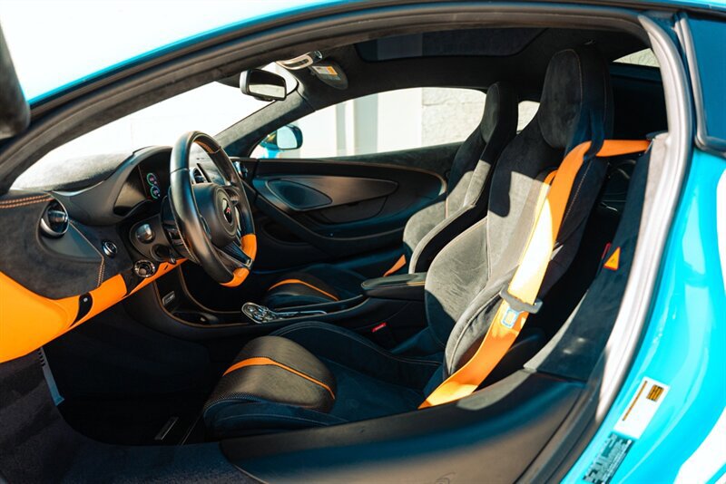 Used 2017 McLaren 570S RWD image 22
