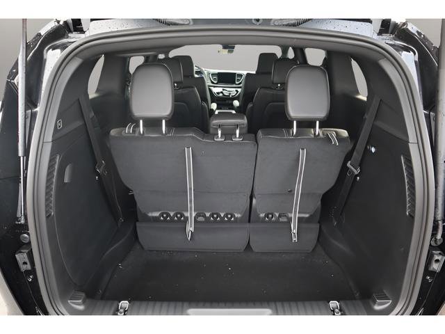 New 2026 Chrysler Voyager LX image 25