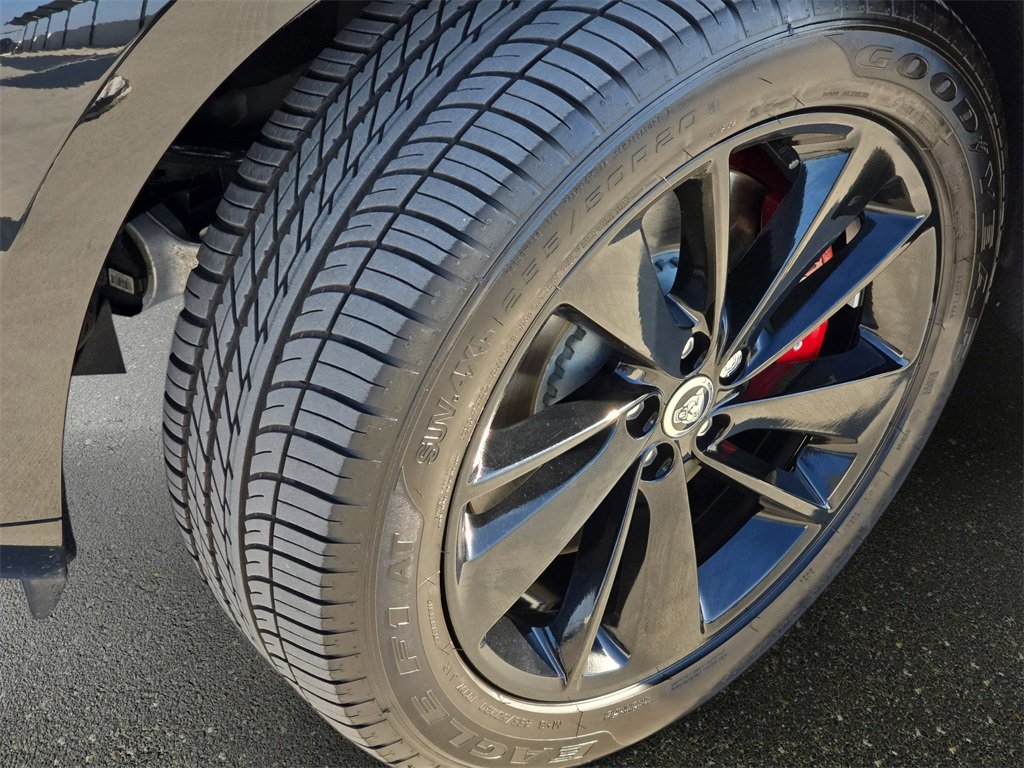 Certified 2025 Jaguar F-PACE R-Dynamic S image 33