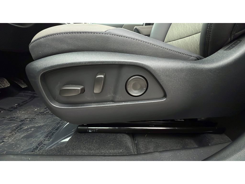 New 2026 Chevrolet Equinox LT w/ Convenience Package II image 25